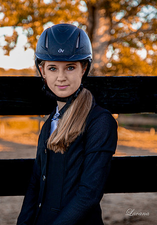 Teen-girl-horse rider-portrait